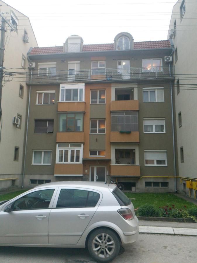 Apartment Paradise Cacak Luaran gambar
